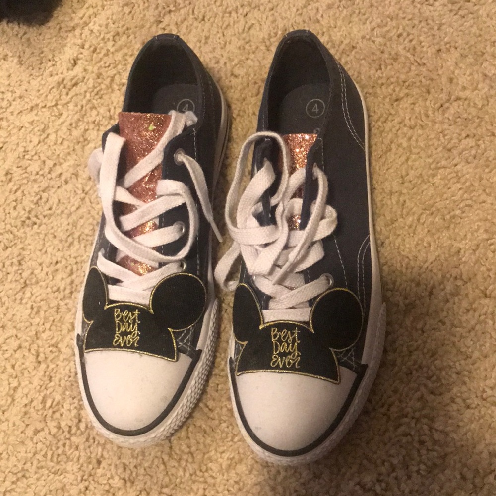 Airwalk Disney shoes (converse)